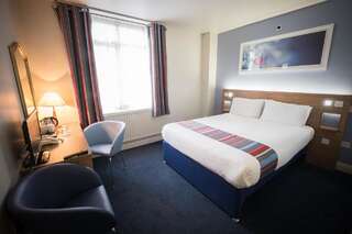 Отель Travelodge Dublin City Rathmines Дублин Двухместный номер с 1 кроватью (только для 2 взрослых)-1